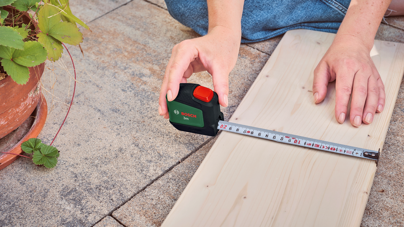 Universal Hand Tool Set 25-Piece