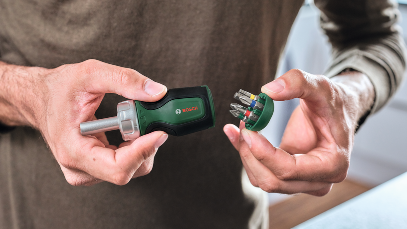 Stubby Bit Ratchet Screwdriver + 6 Bits