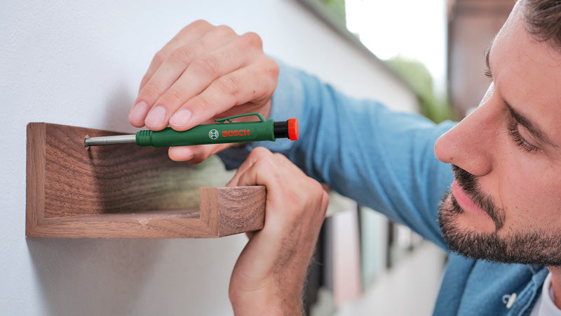 Universal Hand Tool Set 25-Piece